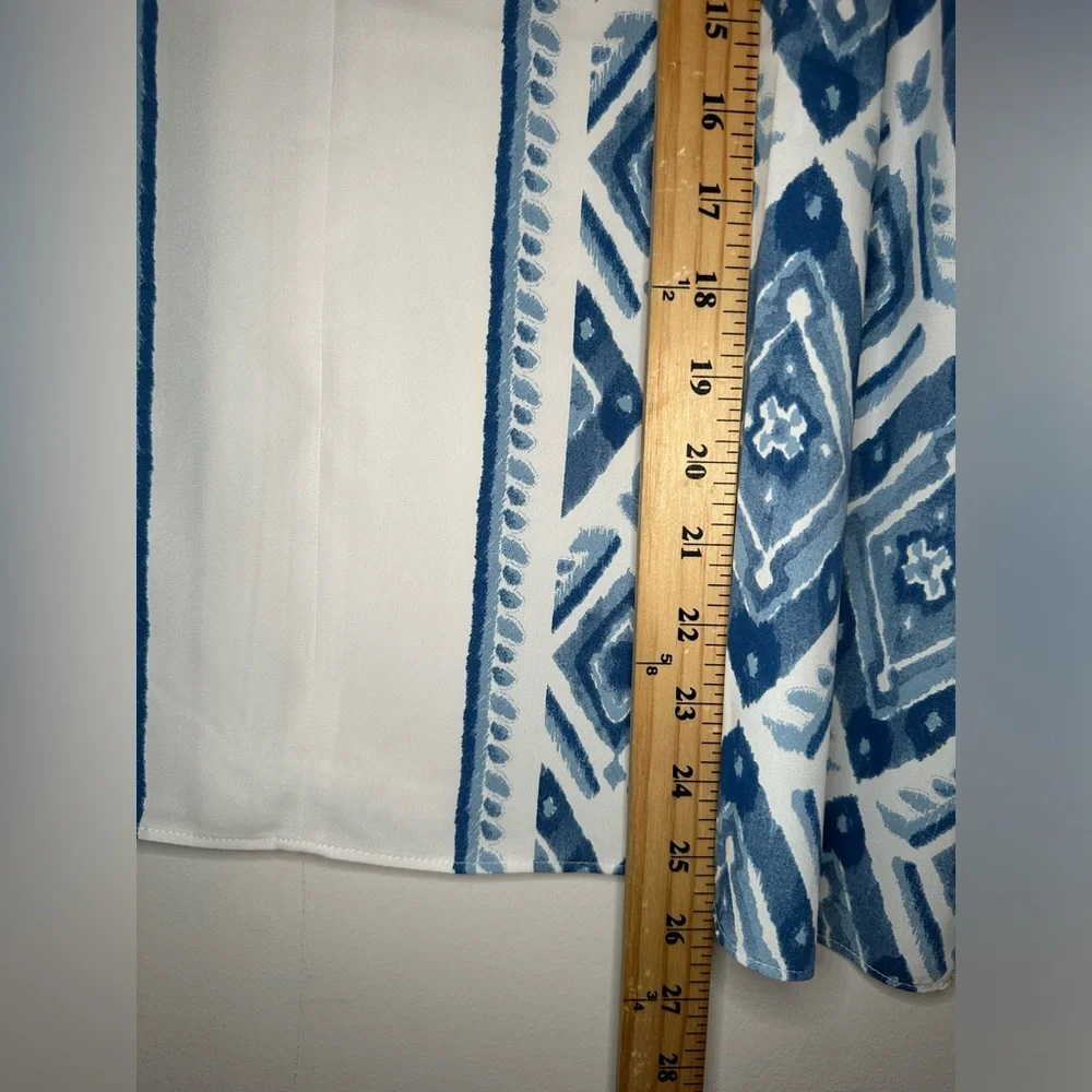 Chico’s Satin Short Sleeve V Neck Top Size 3 Pullover Color White/Blue